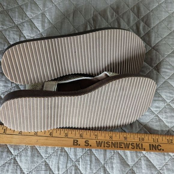 Adam tucker leather crossover strap sandals gold with back strap size 8 - Picture 2 of 5